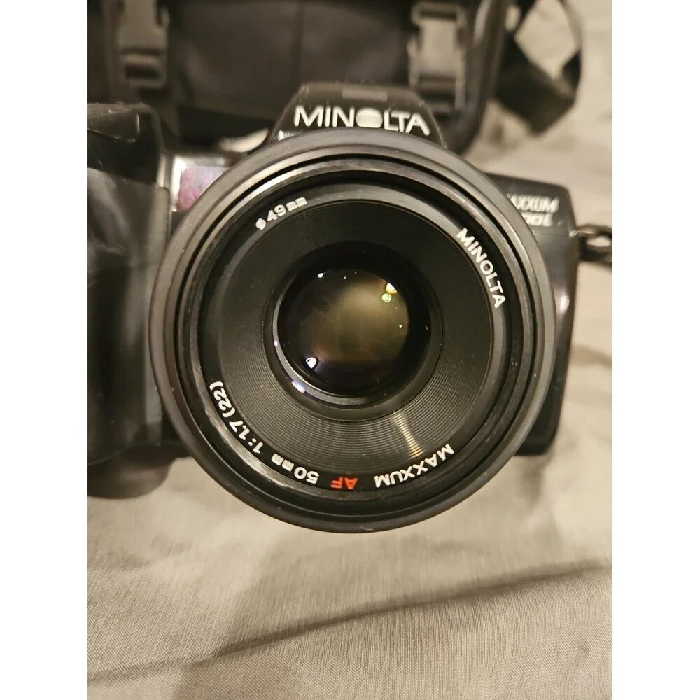 Vintage Minolta Maxxum 7000i Camera w/ Flash - Zoom Lens - Case - Accessories